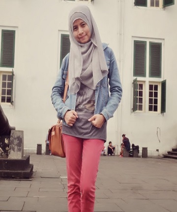 YUNI LESTARI